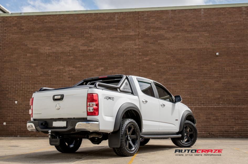 HOLDEN COLORADO RIPPER MATTE BLACK